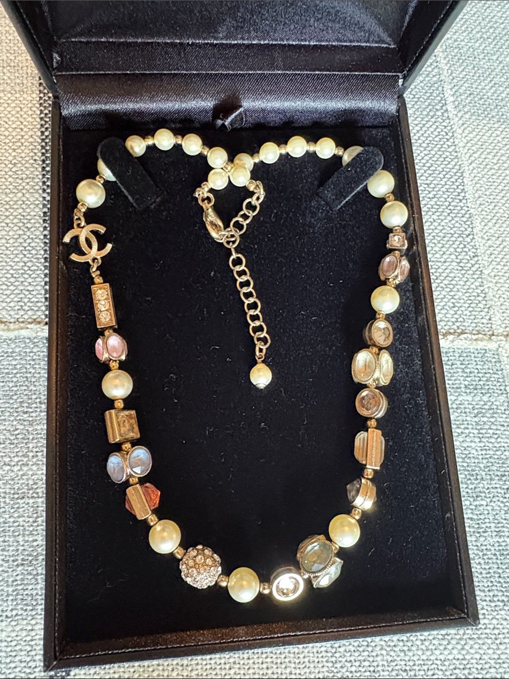 Authentic Chanel vintage Pearl and Crystal Multi-stone Necklace - Picture 7 of 16